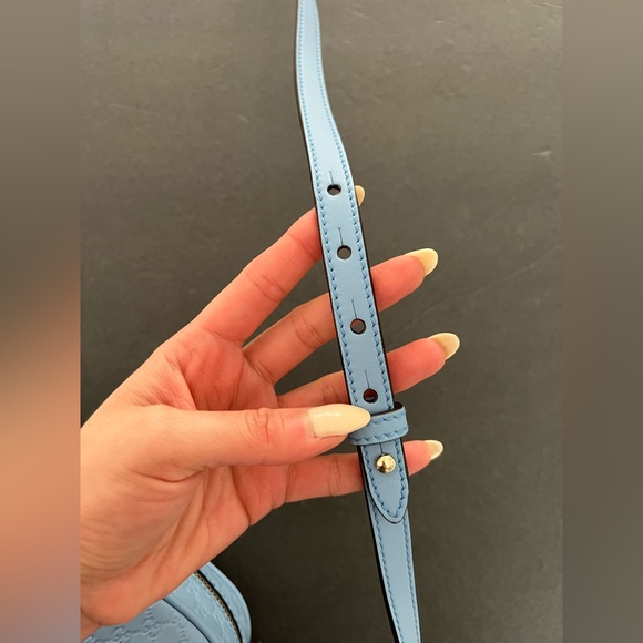 Gucci Microguccissima Bree Crossbody - Picture 5 of 16